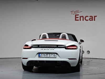 صورة 4 لـ 2023 Porsche 718