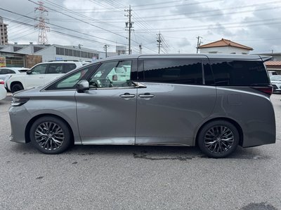 2026 Toyota VELLFIRE — фото 8