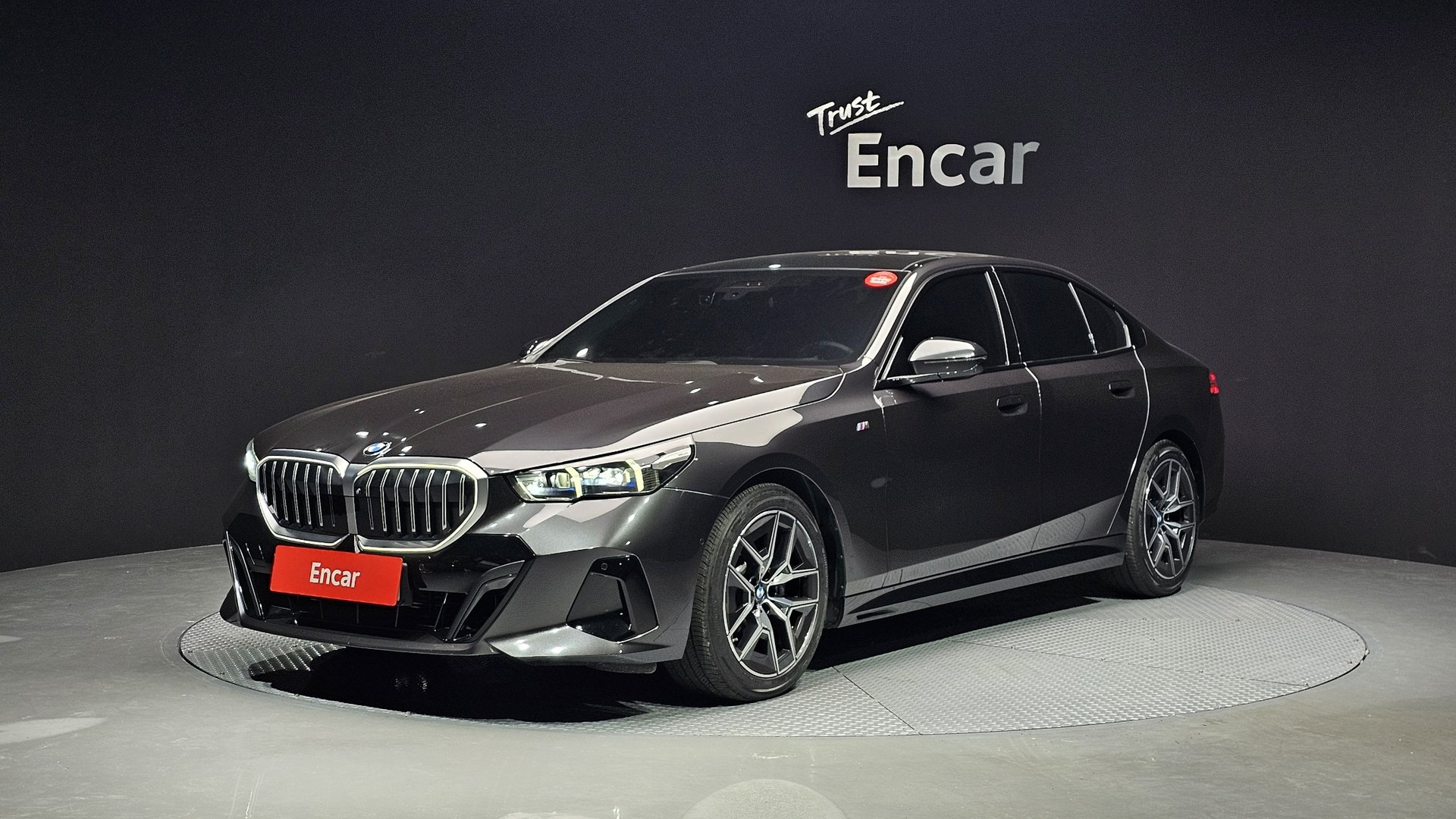 BMW 5 SERIES - View 1