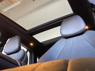 MERCEDES-BENZ EQE - 10