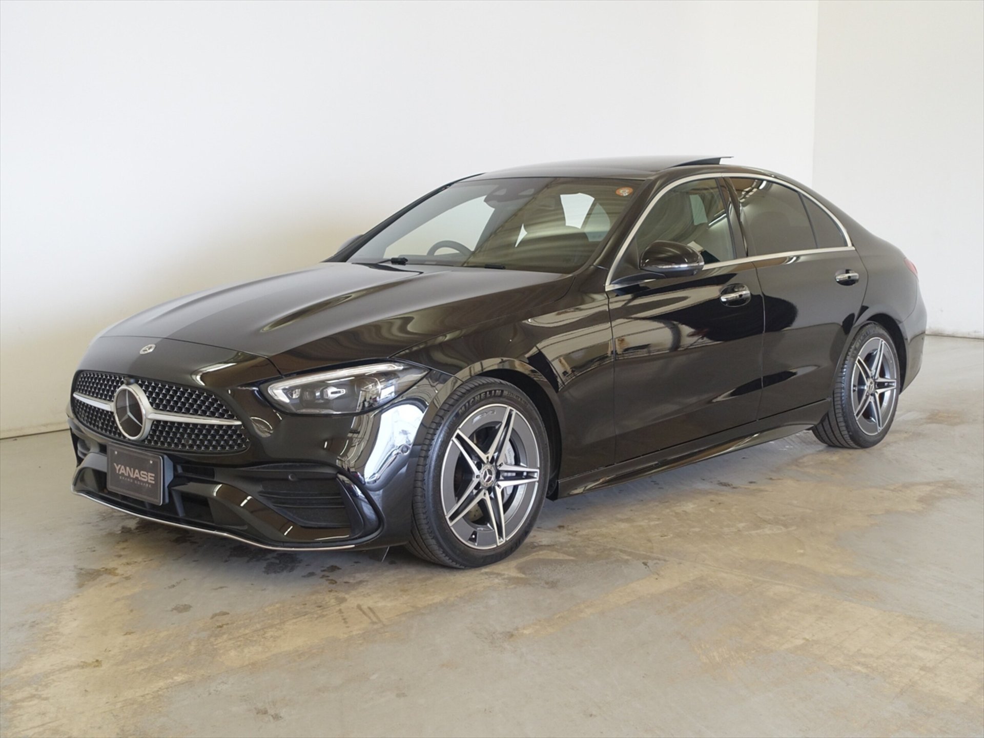 MERCEDES-BENZ C-CLASS - View 1