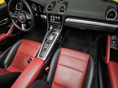 PORSCHE 718 BOXSTER - 5