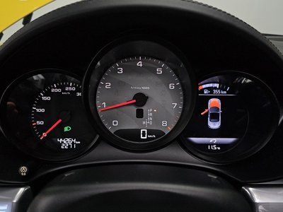 PORSCHE 718 BOXSTER - 8