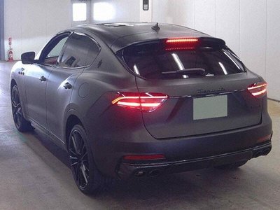 2022 Maserati LEVANTE photo 1