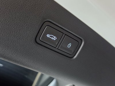 2022 Genesis GV70 — миниатюра 12