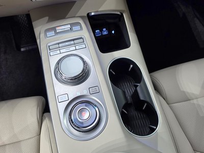 2022 Genesis GV70 — миниатюра 17