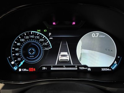 2022 Genesis GV70 — миниатюра 15