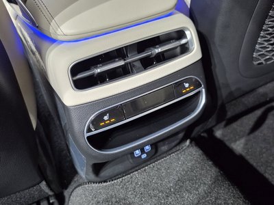 2022 Genesis GV70 — миниатюра 13