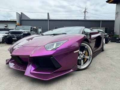 LAMBORGHINI AVENTADOR ROADSTER - 1