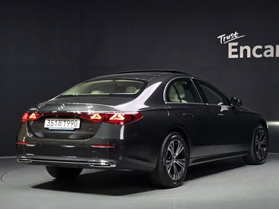 2025 Mercedes-BENZ E-CLASS 照片 4