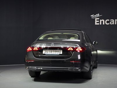 2025 Mercedes-BENZ E-CLASS 照片 3