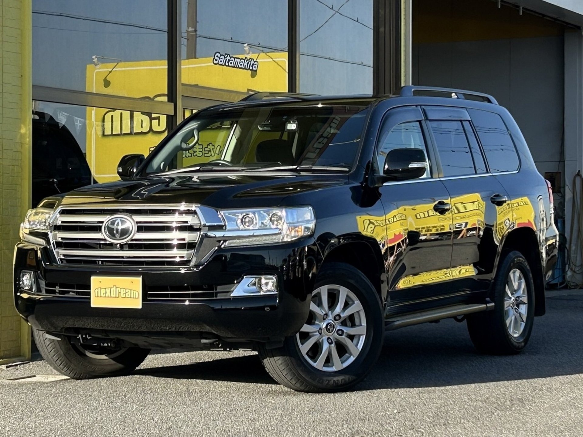 TOYOTA LAND CRUISER 200 - View 1