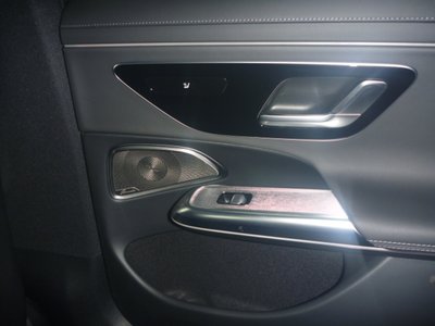 2025 Mercedes-BENZ E-CLASS — миниатюра 16