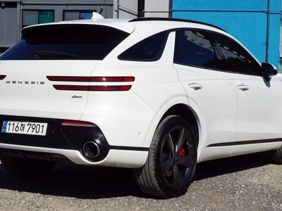 صورة 3 لـ 2024 Genesis GV70