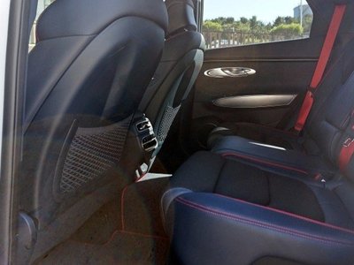 صورة 8 لـ 2024 Genesis GV70