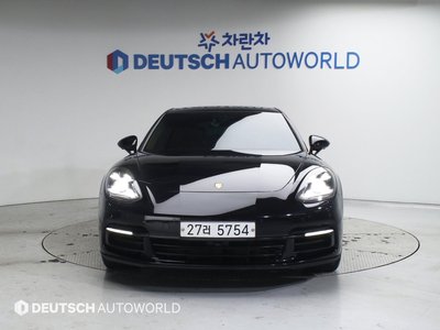 PORSCHE PANAMERA - 1