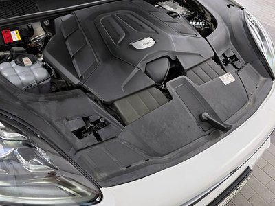 PORSCHE CAYENNE - 7
