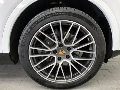 PORSCHE CAYENNE - 8