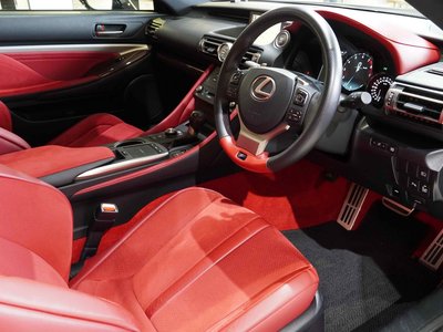 2019 Lexus RC F thumbnail 18