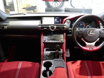 2019 Lexus RC F thumbnail 17