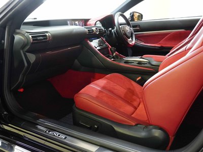 2019 Lexus RC F thumbnail 31