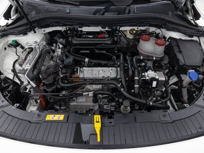 MERCEDES-BENZ EQA - 7