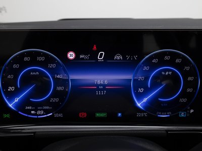 MERCEDES-BENZ EQA - 8