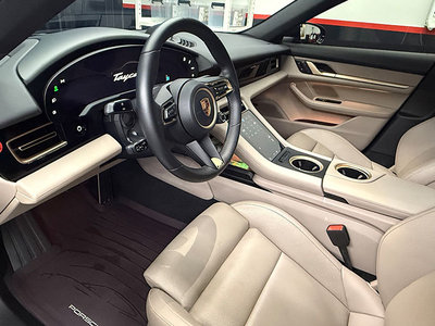 صورة 6 لـ 2024 Porsche TAYCAN