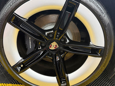 صورة 10 لـ 2024 Porsche TAYCAN