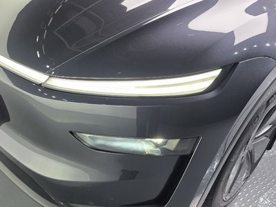 TESLA MODEL Y - 9