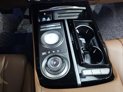 صورة 9 لـ 2022 Genesis G80