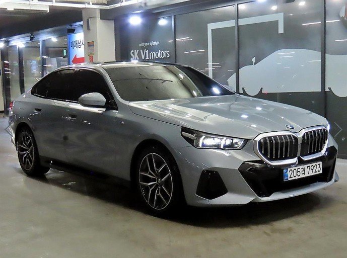 BMW 5 SERIES - View 1