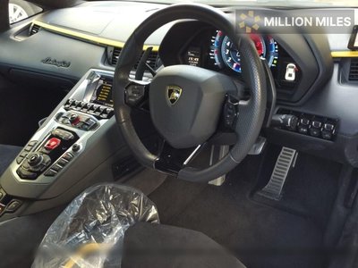 LAMBORGHINI AVENTADOR - 3