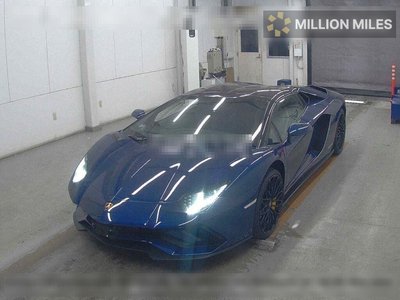 LAMBORGHINI AVENTADOR - 4