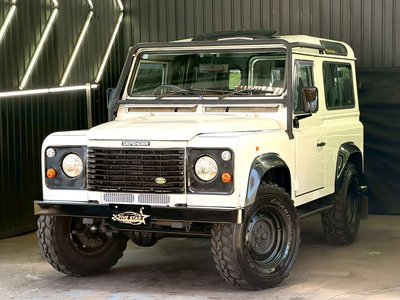 LAND ROVER DEFENDER - 2