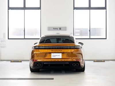 PORSCHE PANAMERA - 4