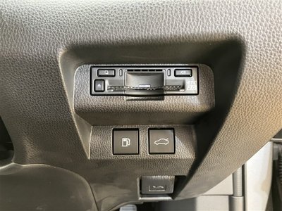 TOYOTA CROWN CROSSOVER - 8