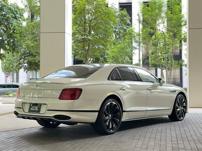 صورة 7 لـ 2021 Bentley FLYING SPUR