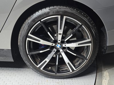 2025 BMW 5 SERIES 照片 8