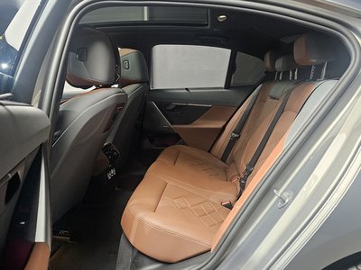 2025 BMW 5 SERIES 缩略图 18