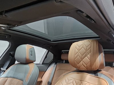 2025 BMW 5 SERIES 缩略图 32