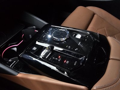 2025 BMW 5 SERIES 缩略图 12