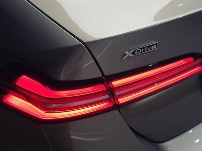 2025 BMW 5 SERIES 照片 10
