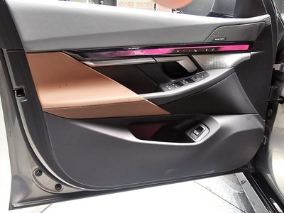 2025 BMW 5 SERIES 缩略图 14