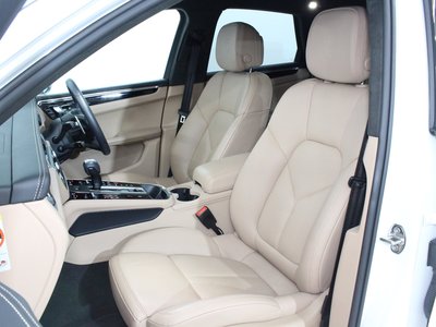2022 Porsche MACAN — миниатюра 15