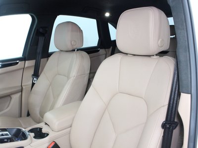 2022 Porsche MACAN — миниатюра 38