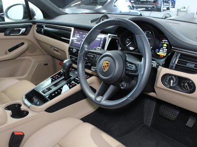 2022 Porsche MACAN — миниатюра 13