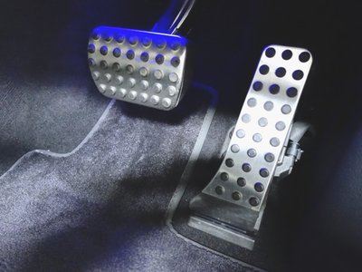 MERCEDES-BENZ EQS - 9