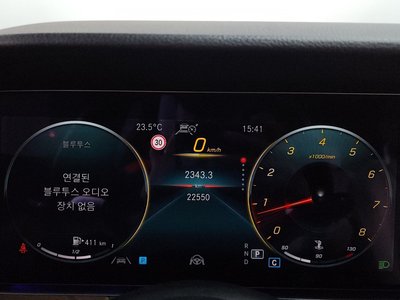 MERCEDES-BENZ E-CLASS - 8