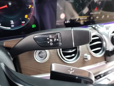 MERCEDES-BENZ E-CLASS - 9